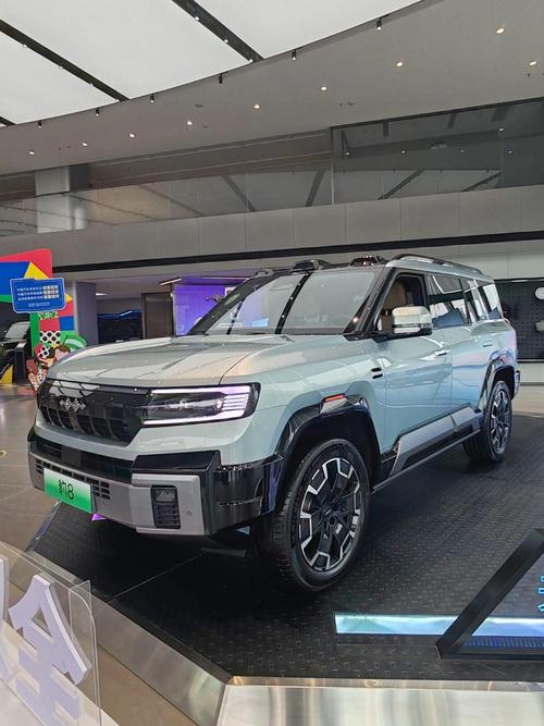 惠州266比亚迪方程豹硬派越野的爆款，英菲尼迪35周年与你共成长